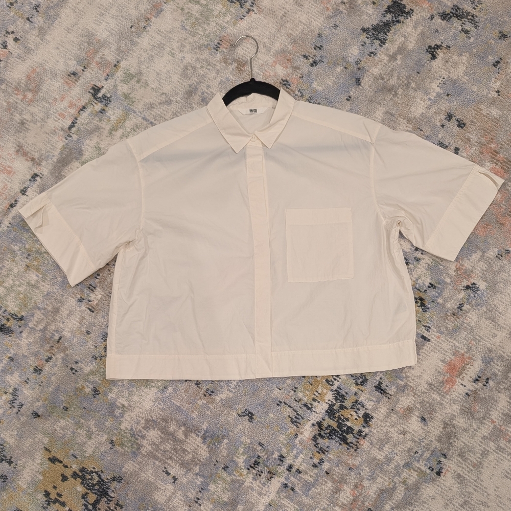 NWOT Uniqlo Cream Short Sleeve Shirt